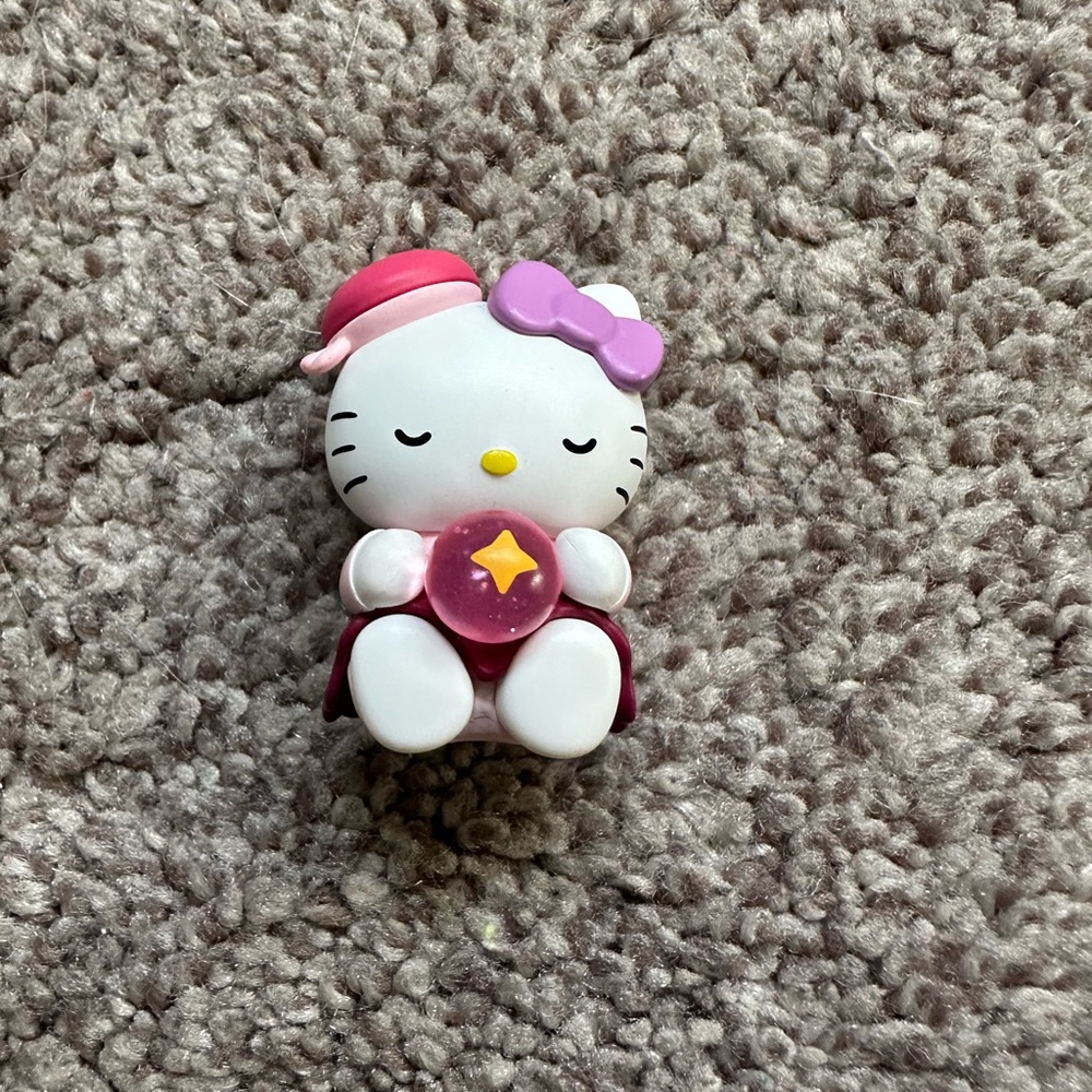 Hello Kitty Astrology Series Crystal Ball Figure 🔮